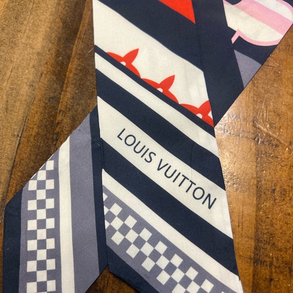 Louis Vuitton Flag BB Graphic Scarf in Red, Pink, and Blue - Picture 2 of 8